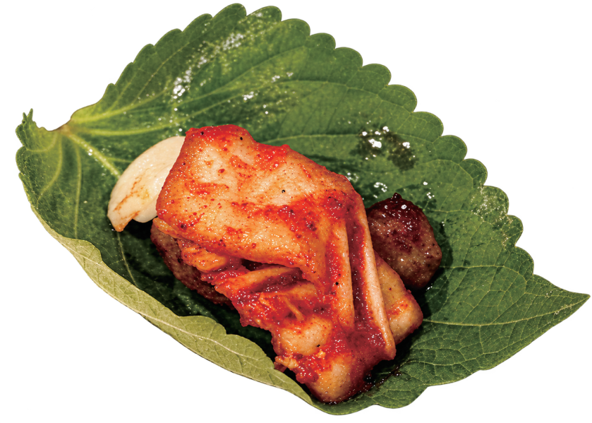 紫蘇葉包泡菜與烤肉